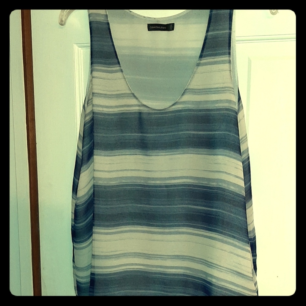 Sleeveless Grey top